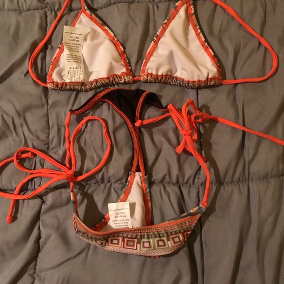 Small thong bikini - Picture 4 of 4